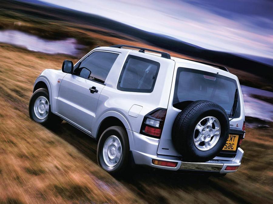  Mitsubishi Pajero 3-Door III 1999 года  (фото 5 из 12)